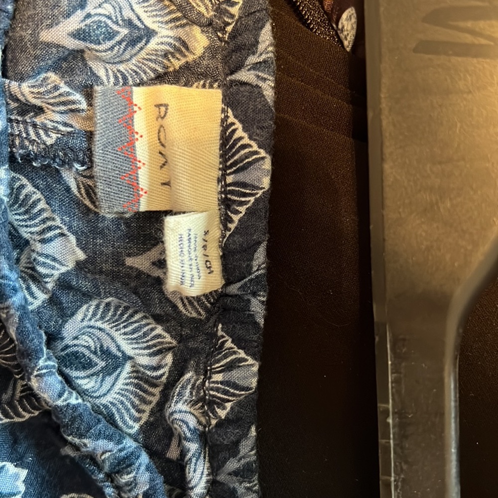 Roxy beach shorts - Picture 3 of 3